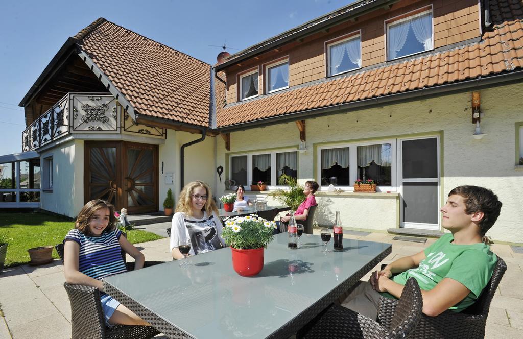 Ewattingen Pension Fohrenberg מראה חיצוני תמונה